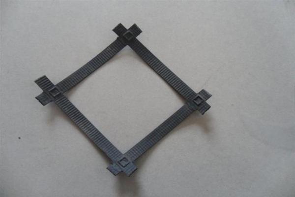 土工格柵加筋技術(shù)有哪些特點(diǎn)呢？  第1張