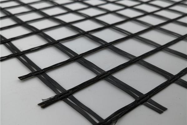 土工格柵與鋼筋哪個更牢固?鋪設究竟要選哪個?  第3張