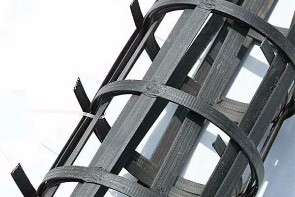 冬季土工格柵鋪設(shè)需要注意的事項(xiàng)有哪些？  第3張