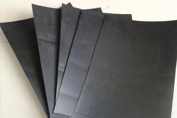 土工格柵與土工膜的區(qū)別究竟在哪里？  第4張