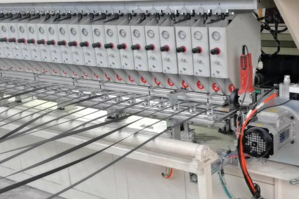 高韌性聚酯紗線集束土工格柵與三維土工網墊的區別有哪些  第1張